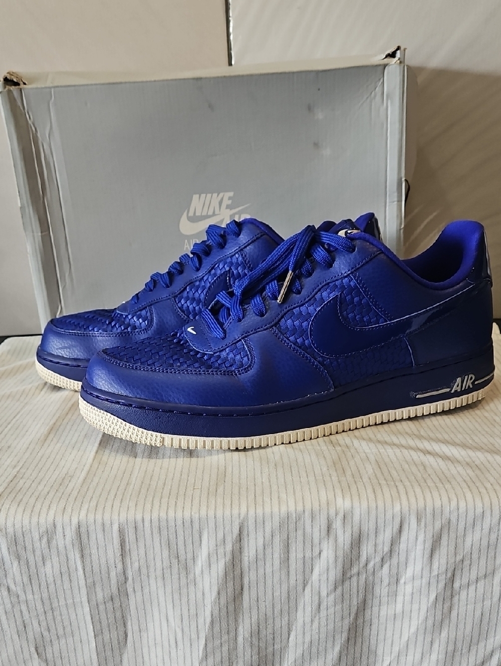 Nike Men’s Low Top Sneakers - Cobalt Blue